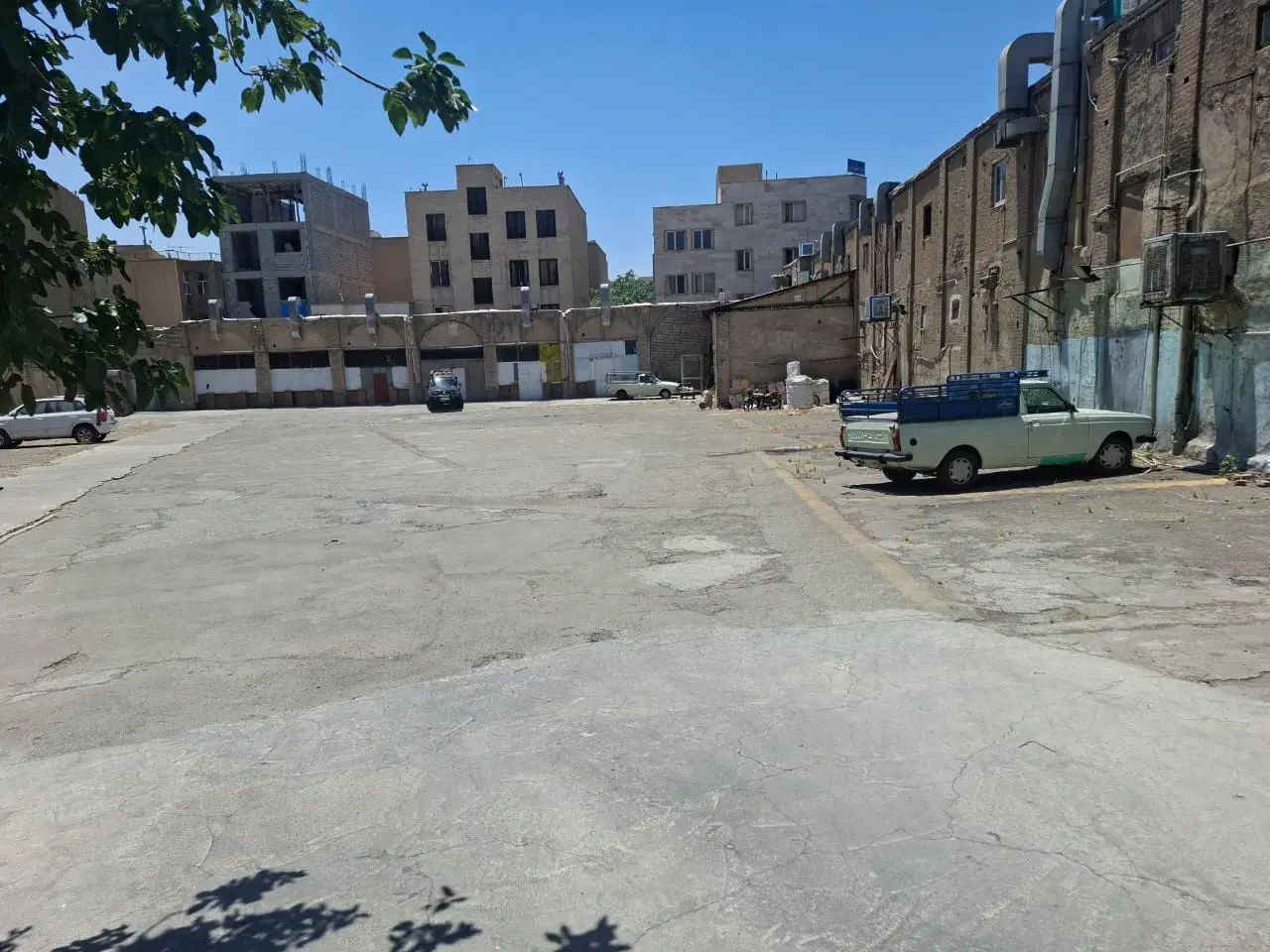 اجاره محوطه باز برای دپو کالا (مرکز شهر تهران)