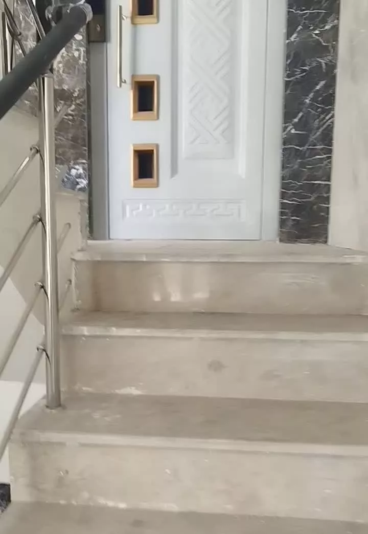 واحد ۱۳۵ متری تک واحدی کلیدنخورده
