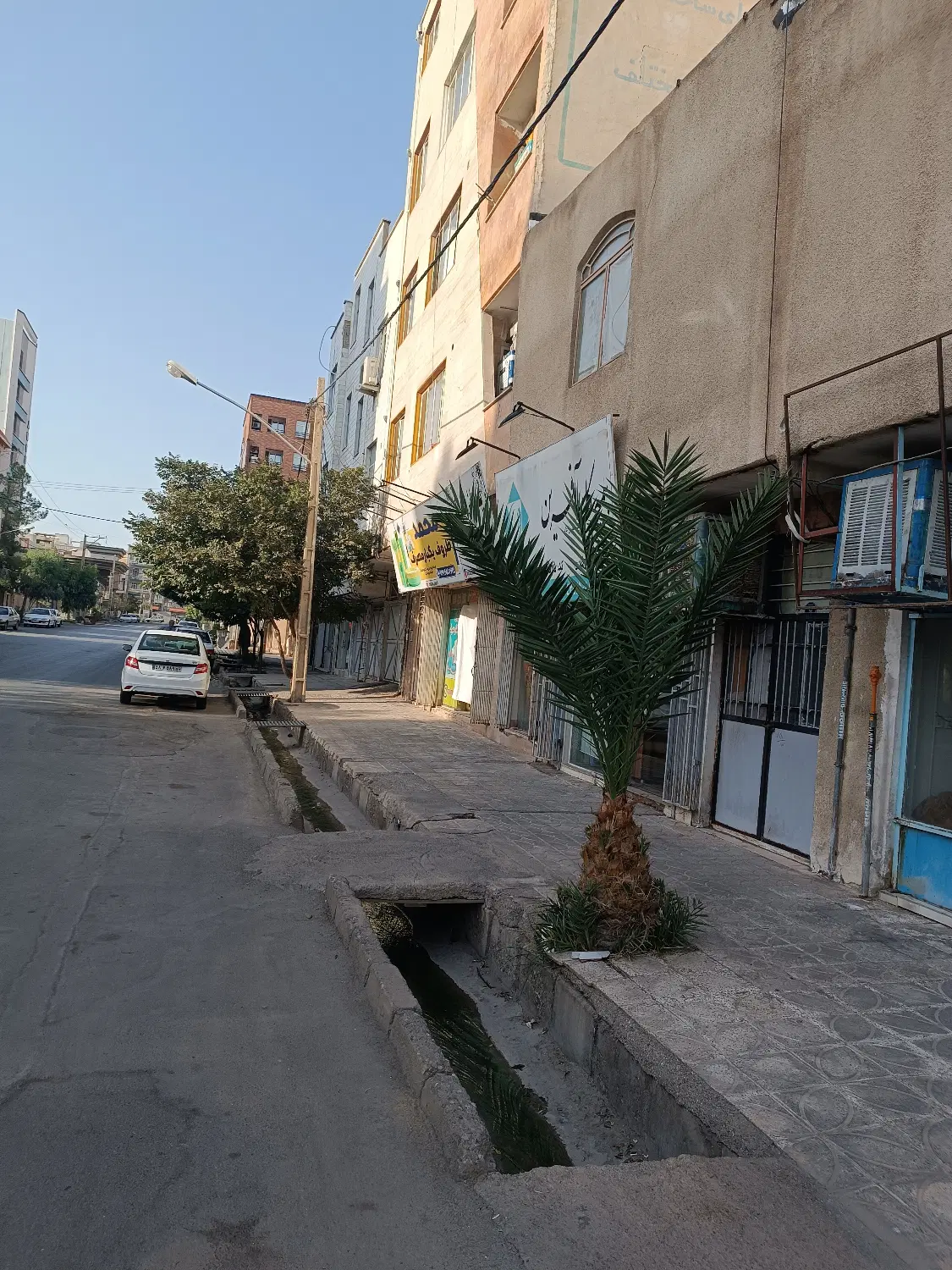 ششدانگ دوطبقه تجاری ومسکونی