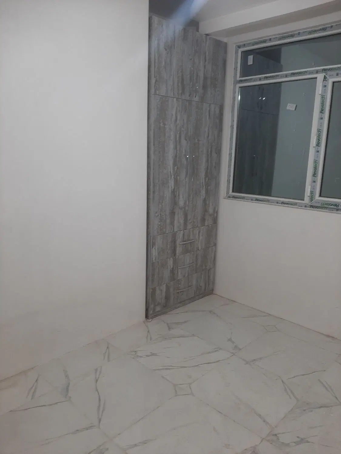 ۸۶ متر دو خواب فول نوساز طبقه اول