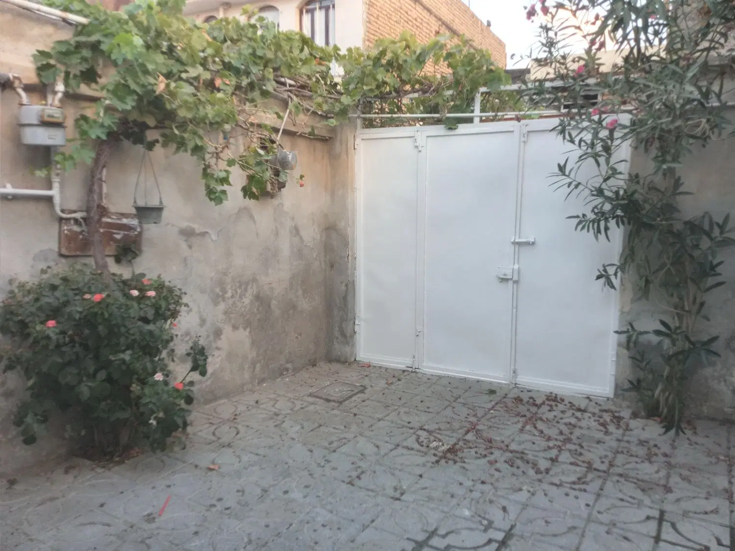 یک باب منزل مسکونی