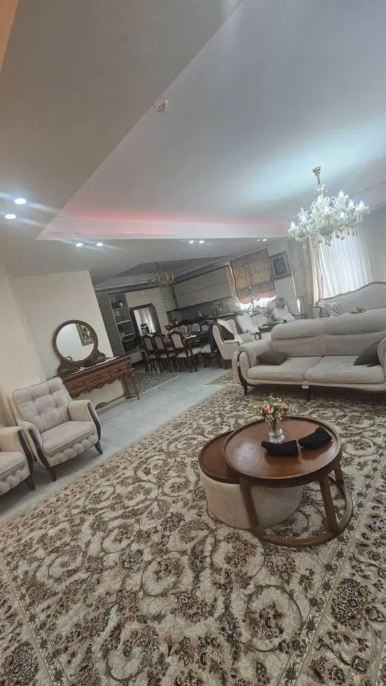 ۱۴۳متری، سه خواب، لوکیشن خیابان عادلی