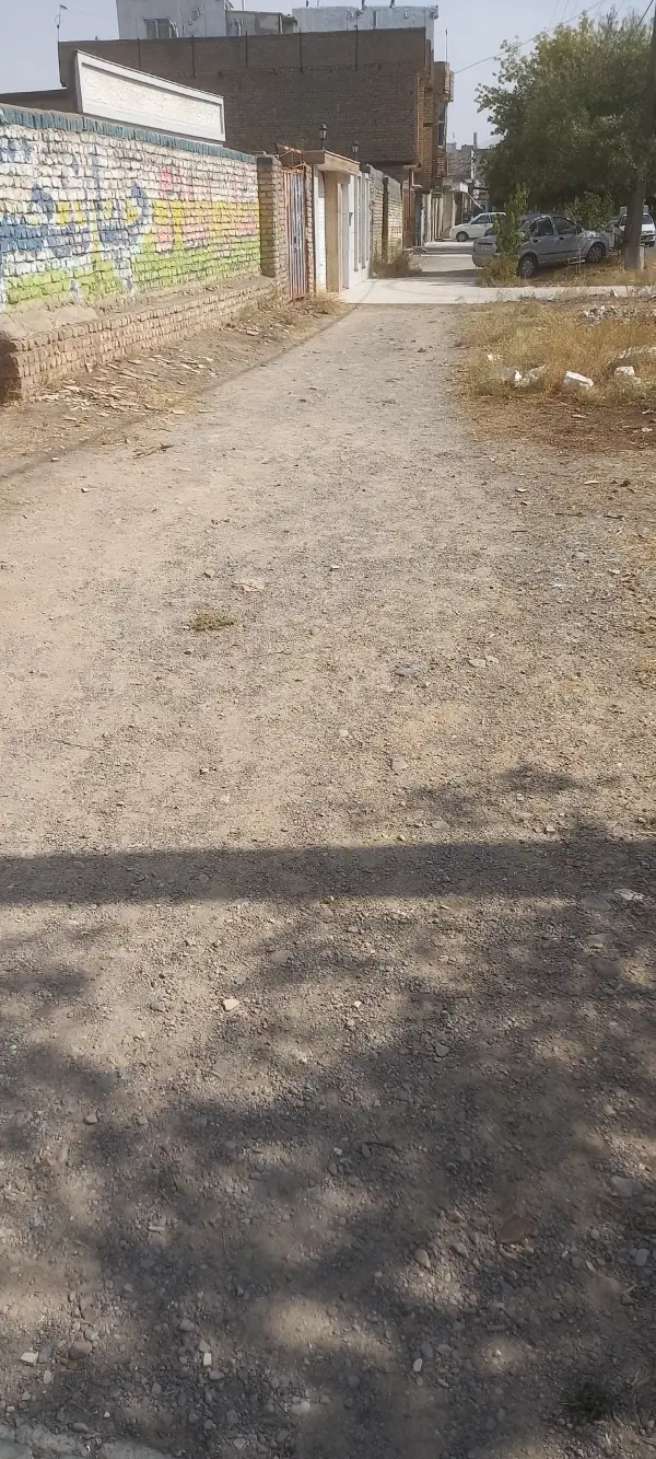 زمین ۳۰۰متری