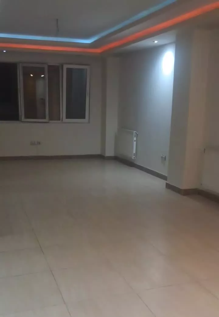 ۱۰۵ متر ۲ خواب  تخلیه بالای بیمه ۴