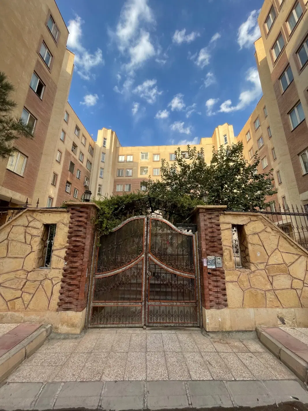 فاز۵ پروژه بنام ۸۰متر دوخواب پارکینگ انباری