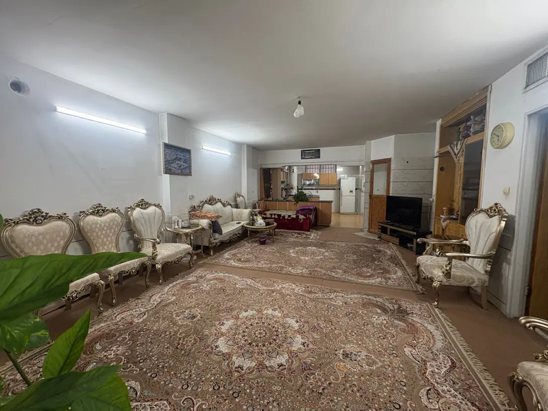 یک خوابه درب حیاط مجزا پلاک دوم خیابان