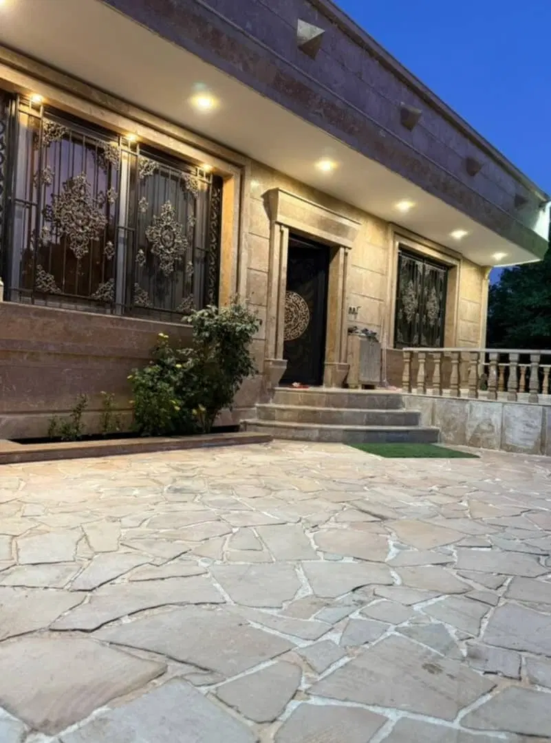 باغ ویلا استخروجکوزی