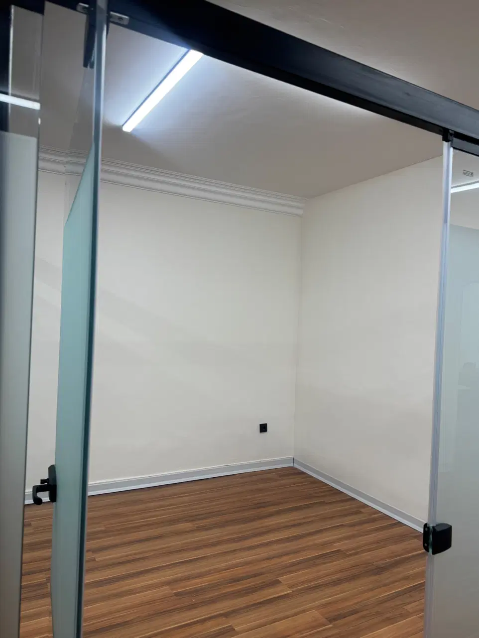اجاره اتاق درمطب زیبای تاپ لوکیشن حاشیه وکیل اباد