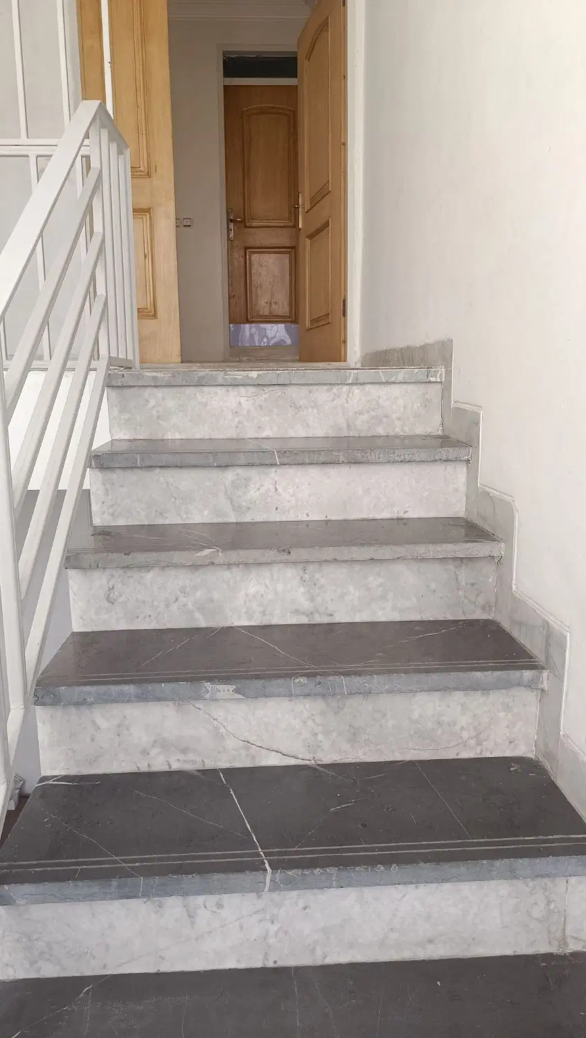 رهن خانه سمت پروین اعتصامی