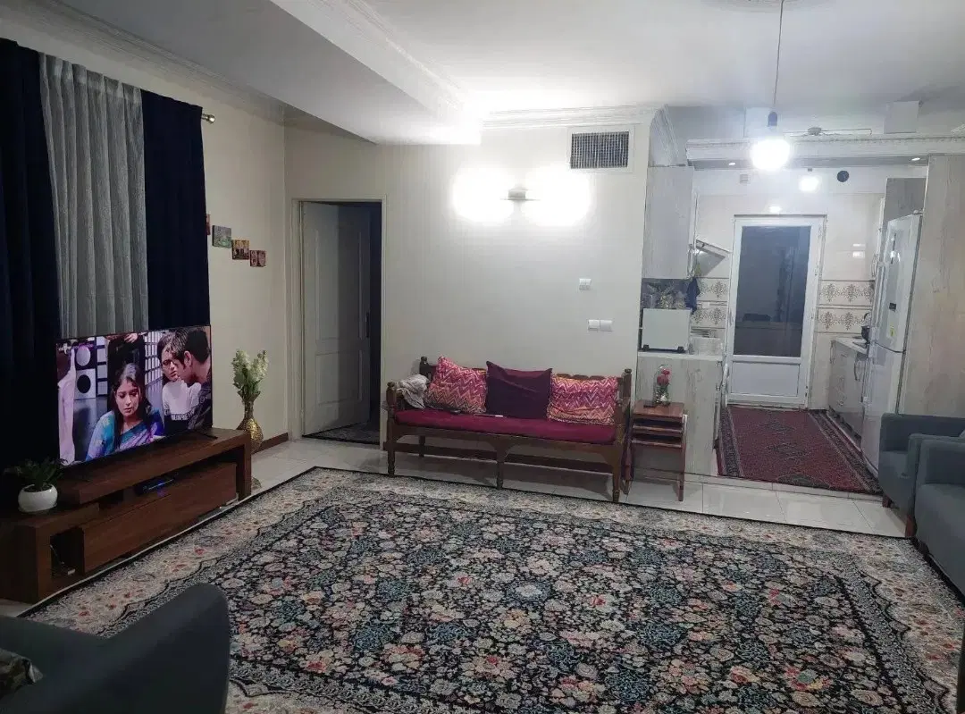 ۷۵ متر دو خواب با پارکینگ و بالکن