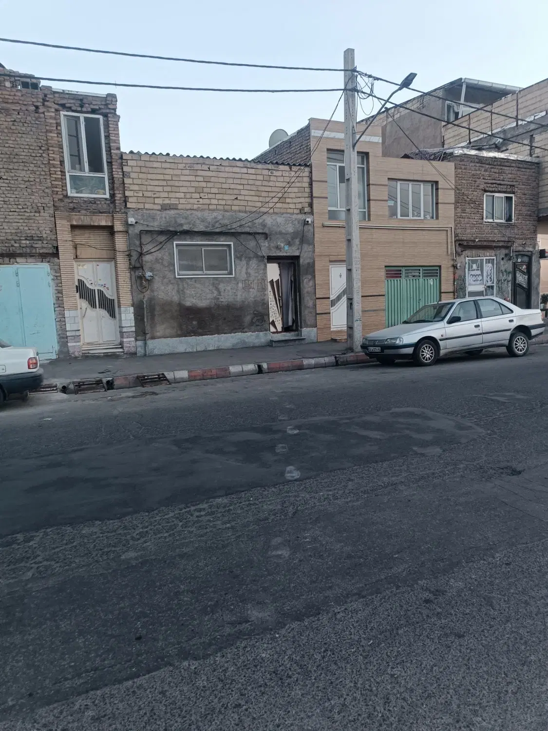 فروش ملک مسکونی برخیابان اصلی شهید خلیلی