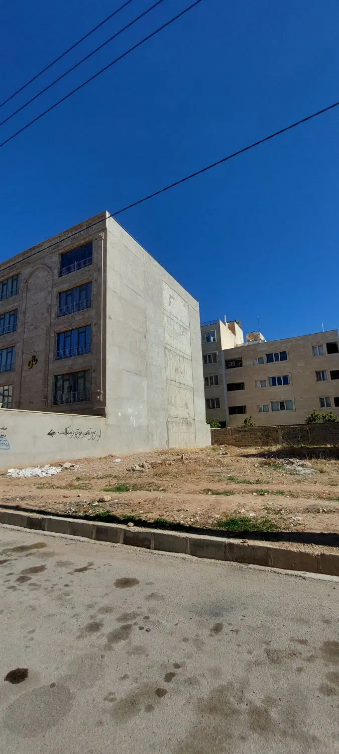 زمین مسکونی۲۶۰مترعرض۱۰درب از ساختمان فرهنگیان رشد
