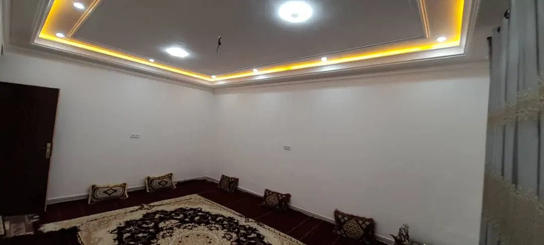 یک قطعه زمین به مساحت ۱۶۰