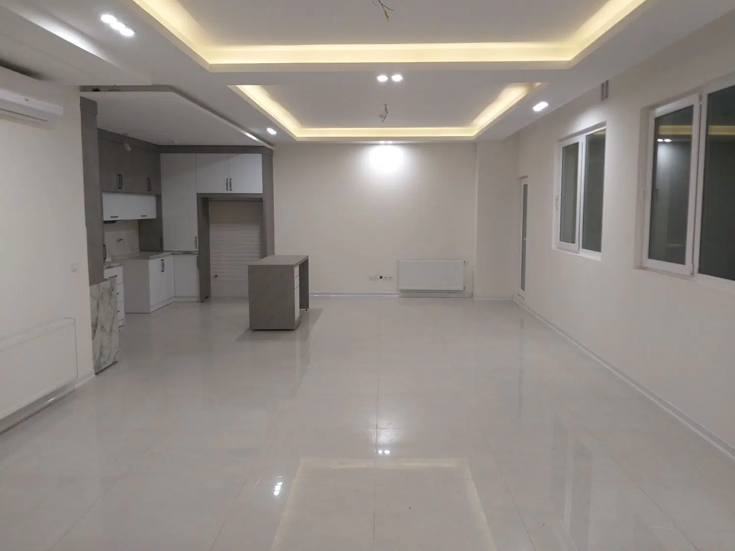اپارتمان خانه نوساز فول امکانات دو ممر پارکینگ