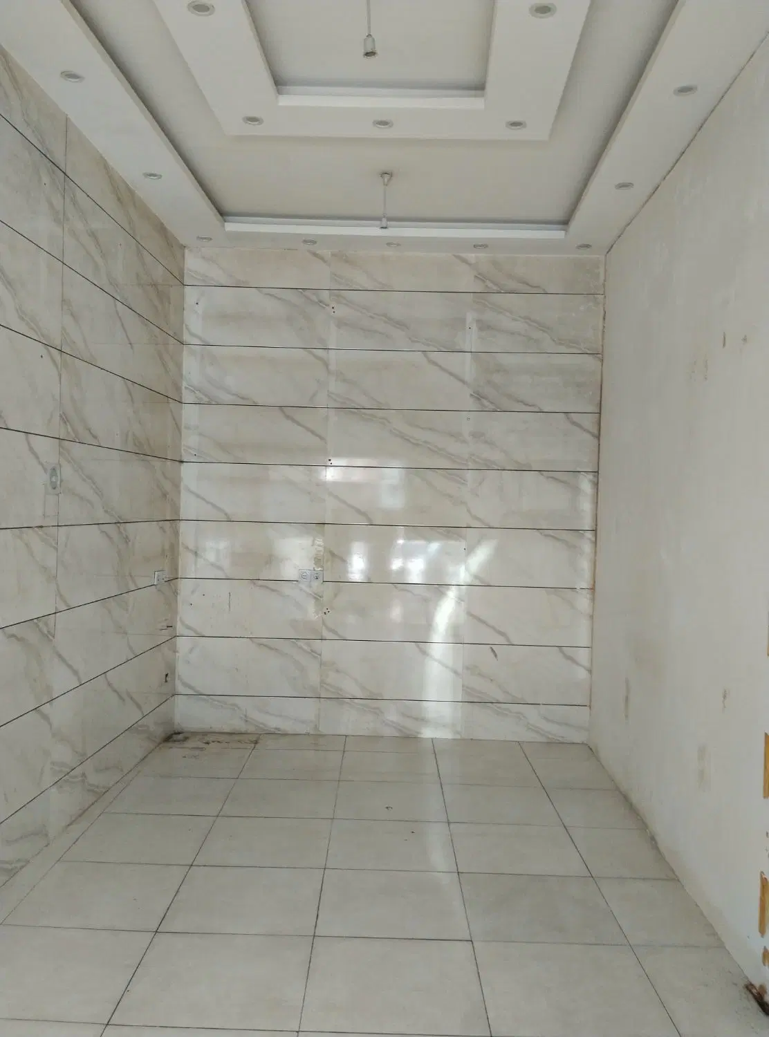 مغازه ۱۸ متری امتیاز کامل