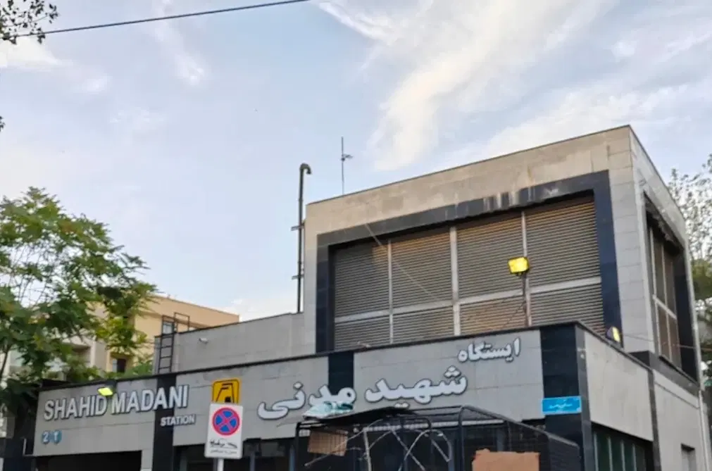 اتاق مجردی پشت مترو مدنی ۲۰ رهن ۶ اجاره