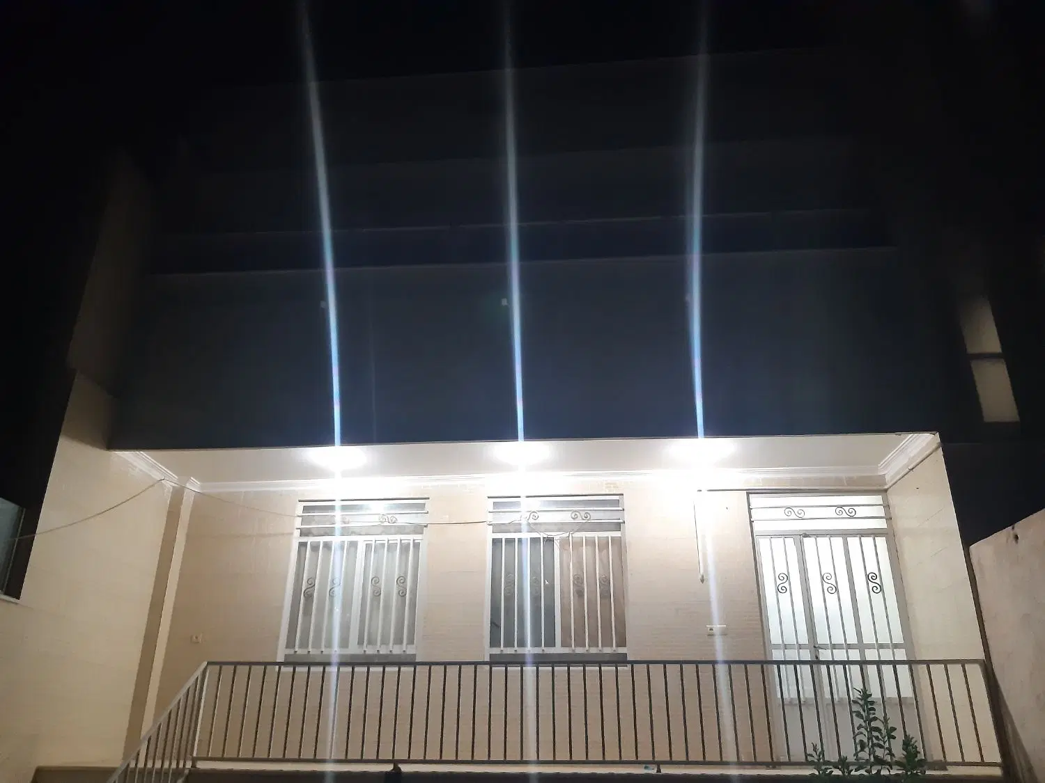منزل مسکونی سه طبقه