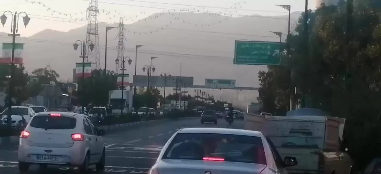 2 دهنه مغازه 60 متر