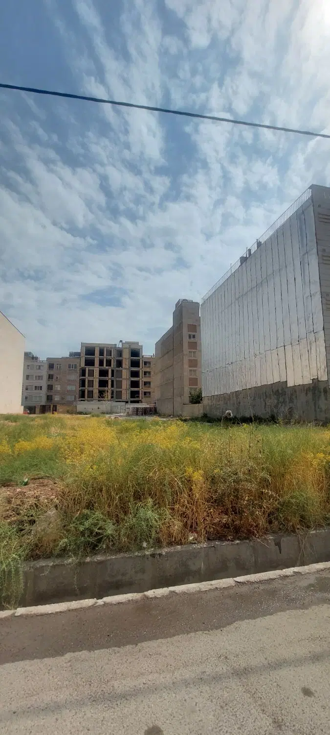 زمین مسکونی۳۰۰متربامجوزساخت پشت ورزشگاه پارس فلاحت