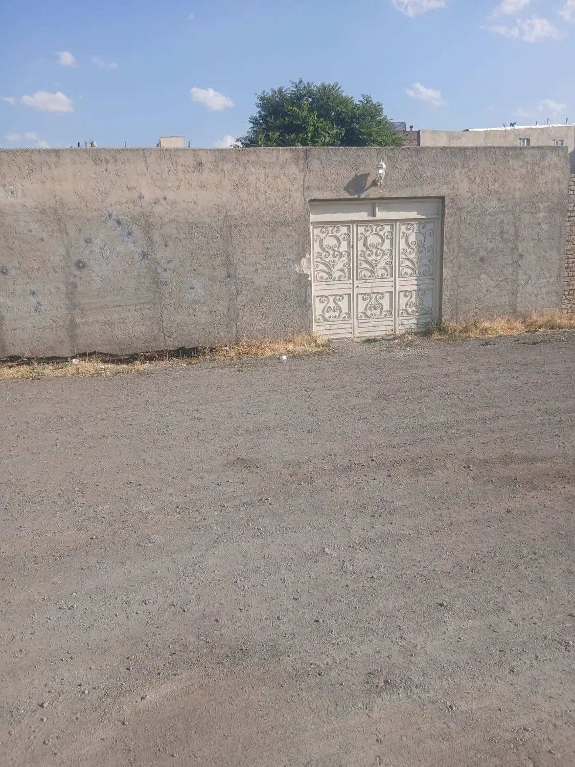 حیاط ویلایی در جاده شاهگلی