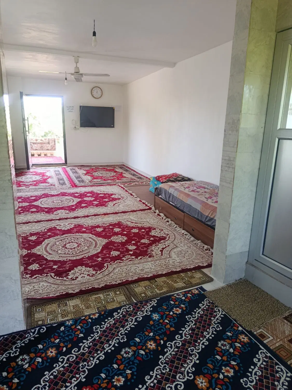 ویلا تمیز لب رودخانه جنگلی