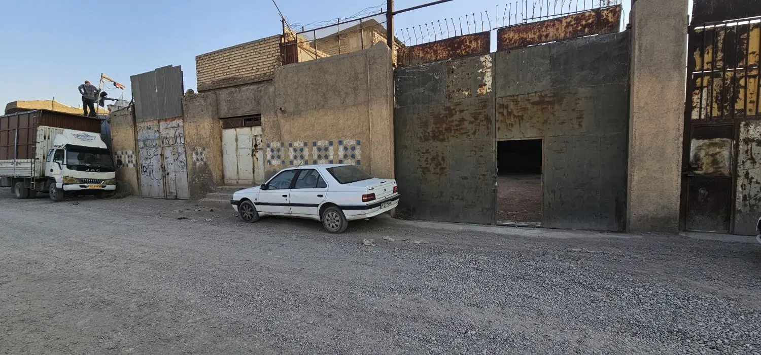 انبار ۳۵۰ متر