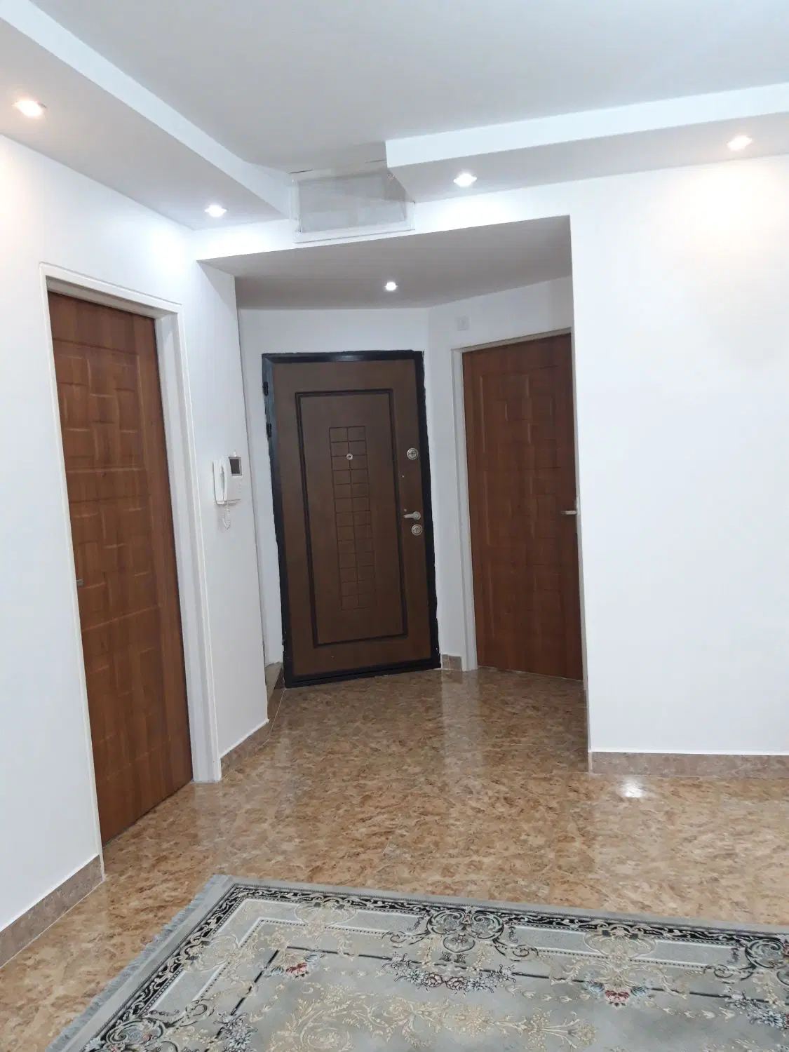 آپارتمان ۱۳۰مترتک واحدی پارکینگ اختصاصی
