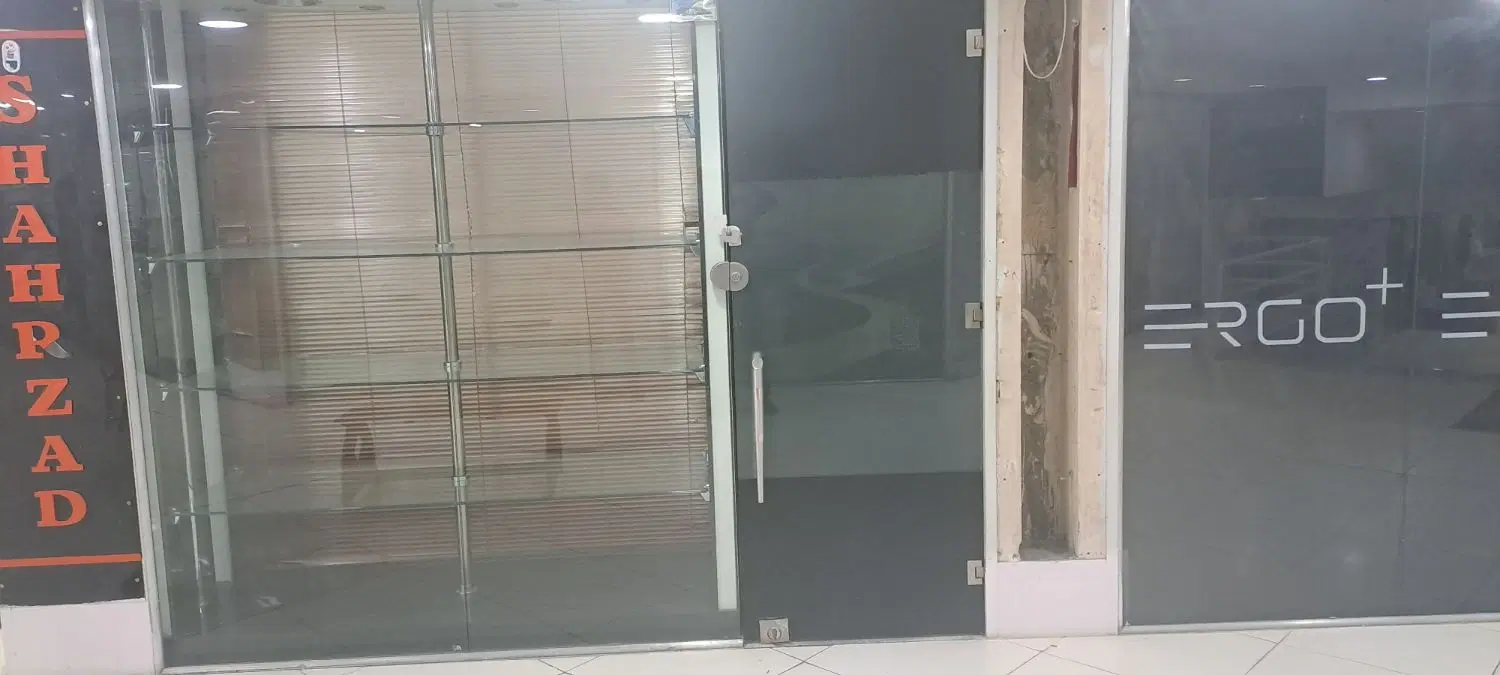 16متر مغازه داخل پاساژ تجاری میدان اتریش