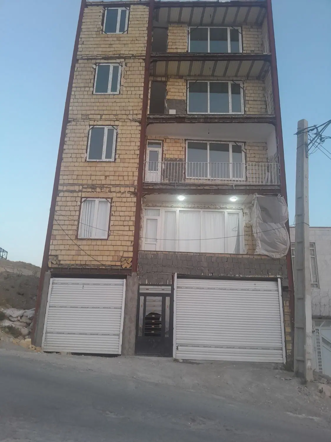 اجاره ۹۰متر روبروی چمن مصنوعی