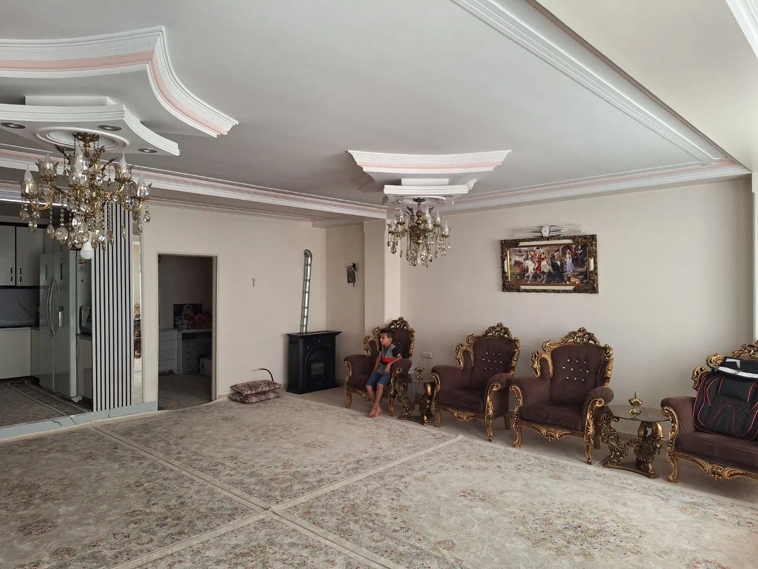 ۱۲۰ متر دو خواب  همراه با پارکینگ  زیباشهر
