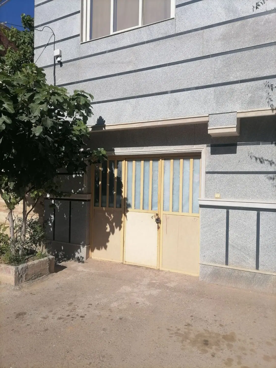واحد۶۷متری همکف