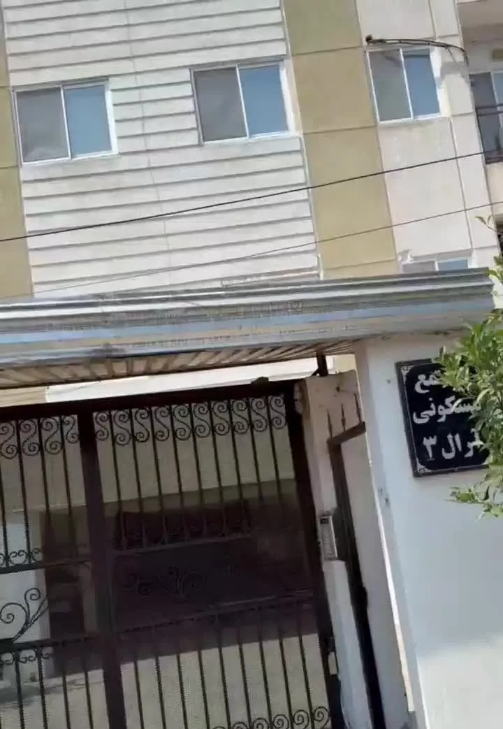 واحد۸۳ متری خیابان معلم