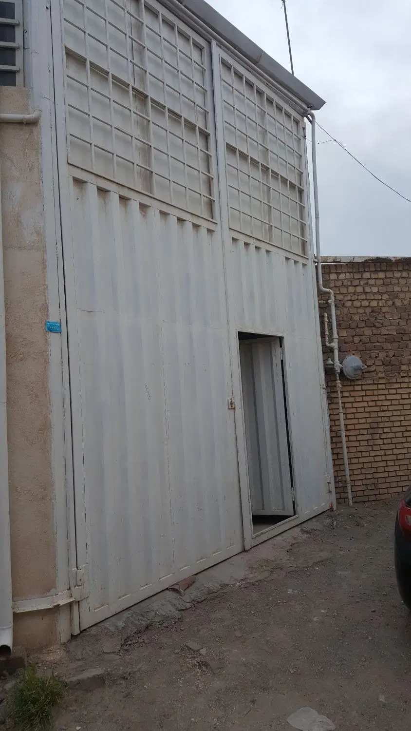 کارگاه ۱۳۰ متری