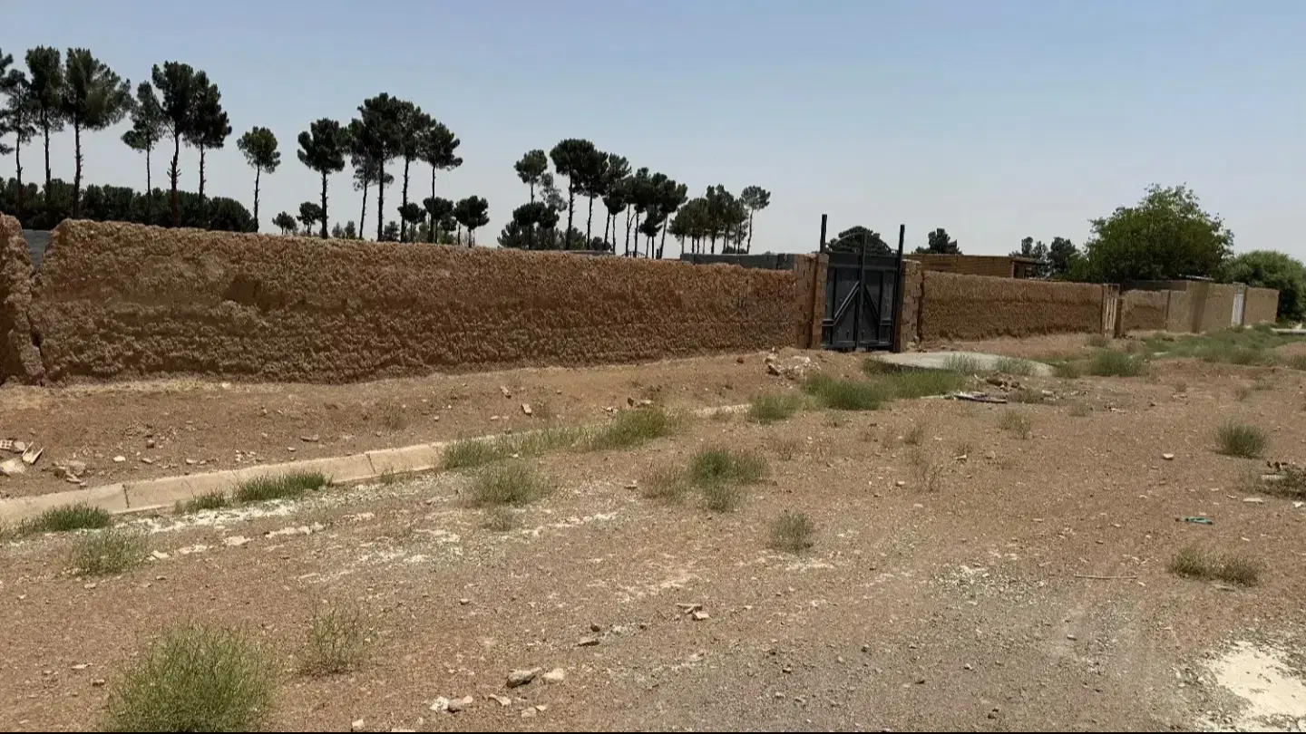 چهاردیواری گلی ۴۰۰ متری