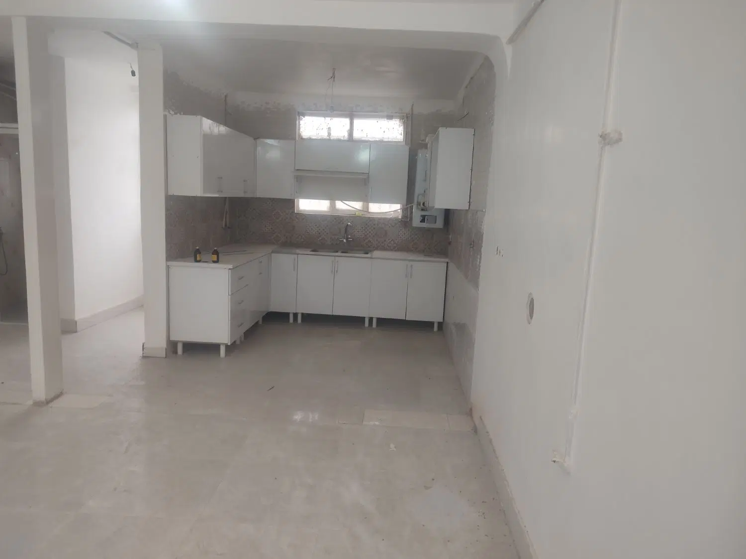 میانرود بلوار روز بهان خیابان بهارستان غربی