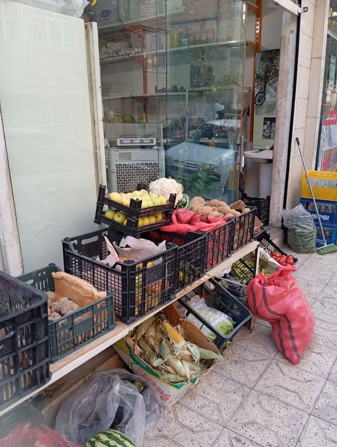 واگذاری مغازه میوه فروشی ظروف یکبارمصرف