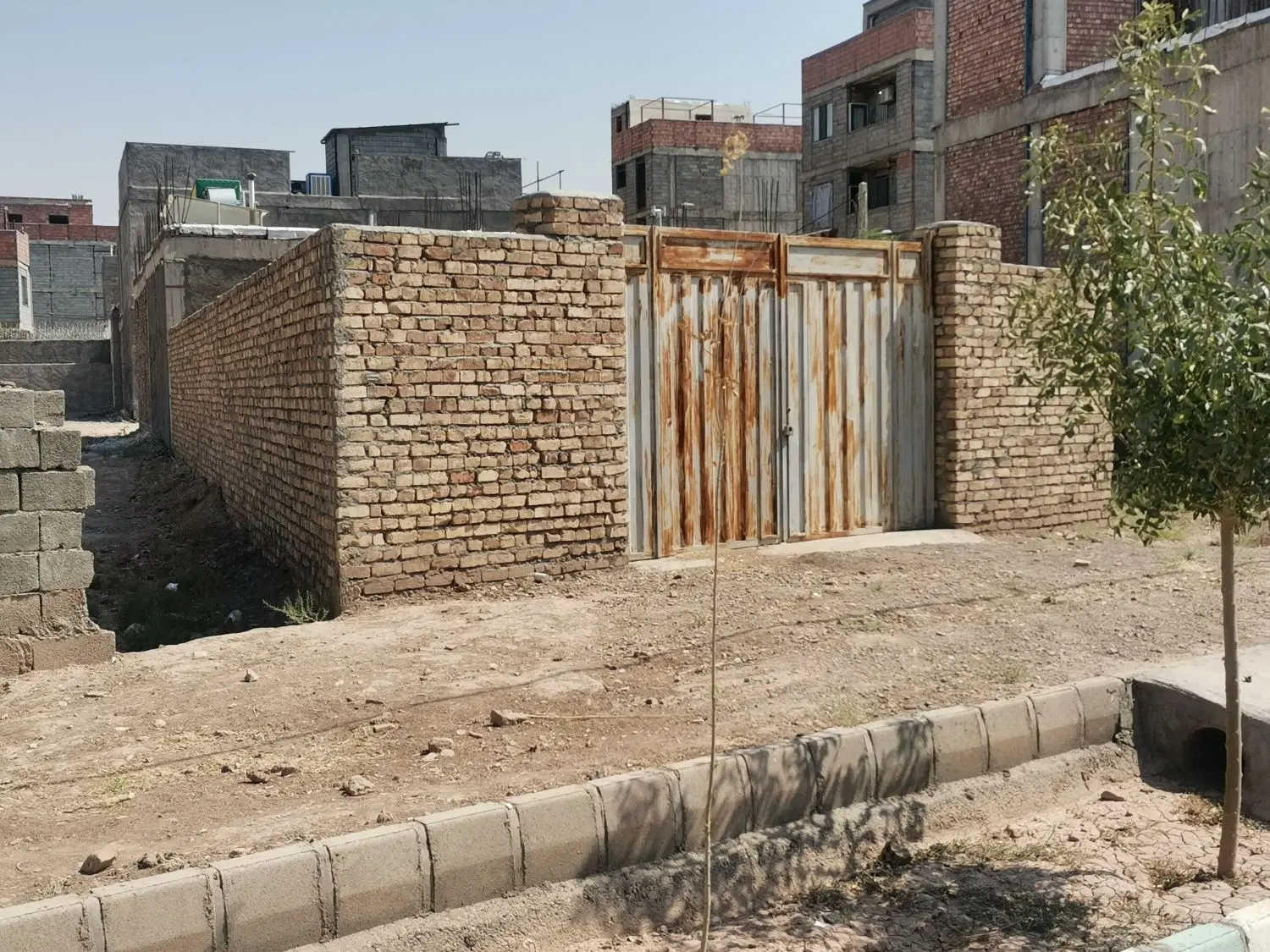 زمین  محصور  بر  صفائیه