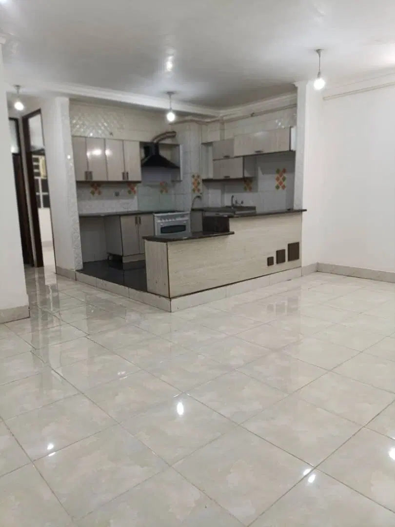 آپارتمان دوخوابه با پارکینگ خیابان غدیر