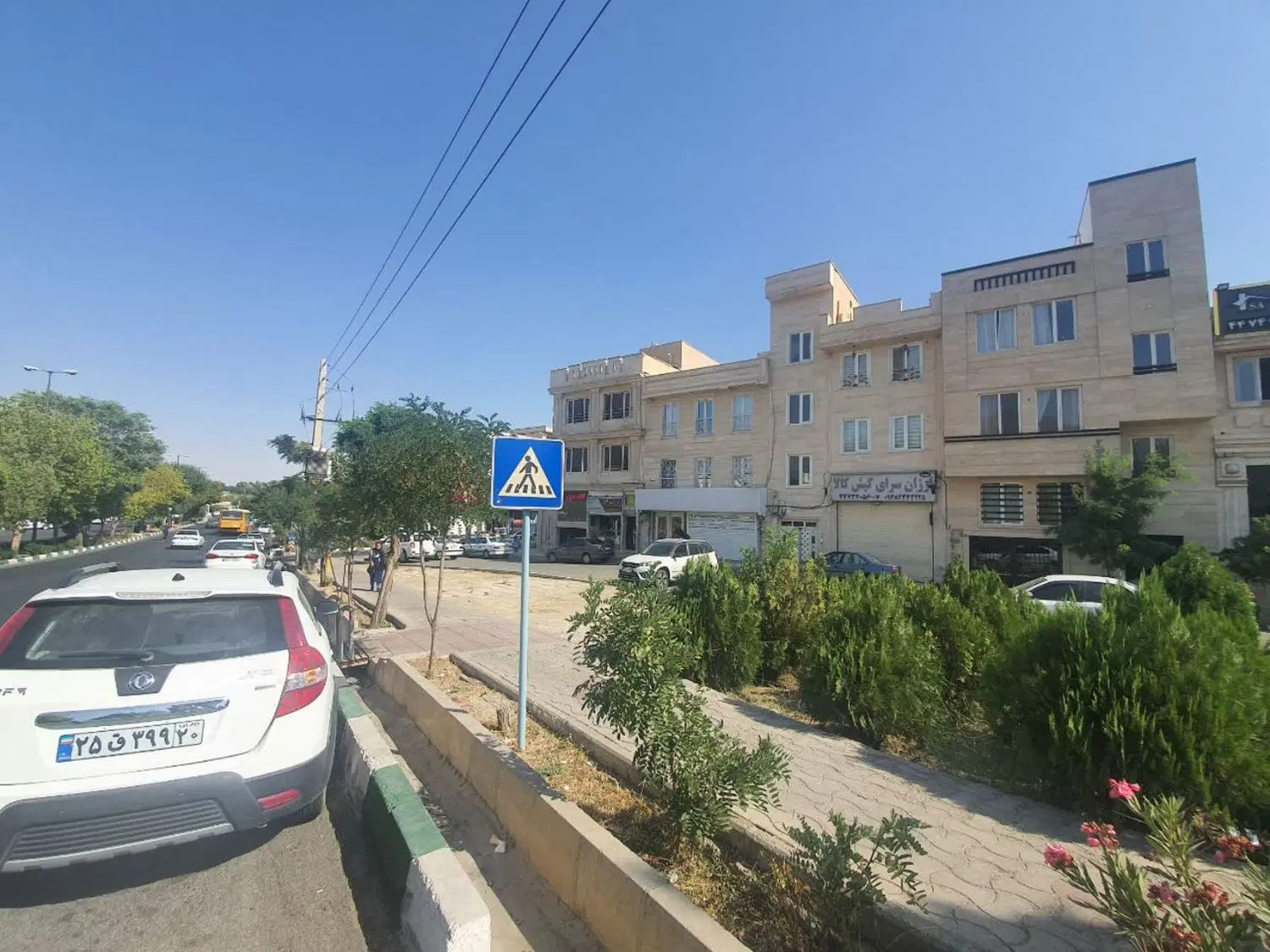 مغازه بر اصلی بلوار زیبادشت فقط برای داروخانه