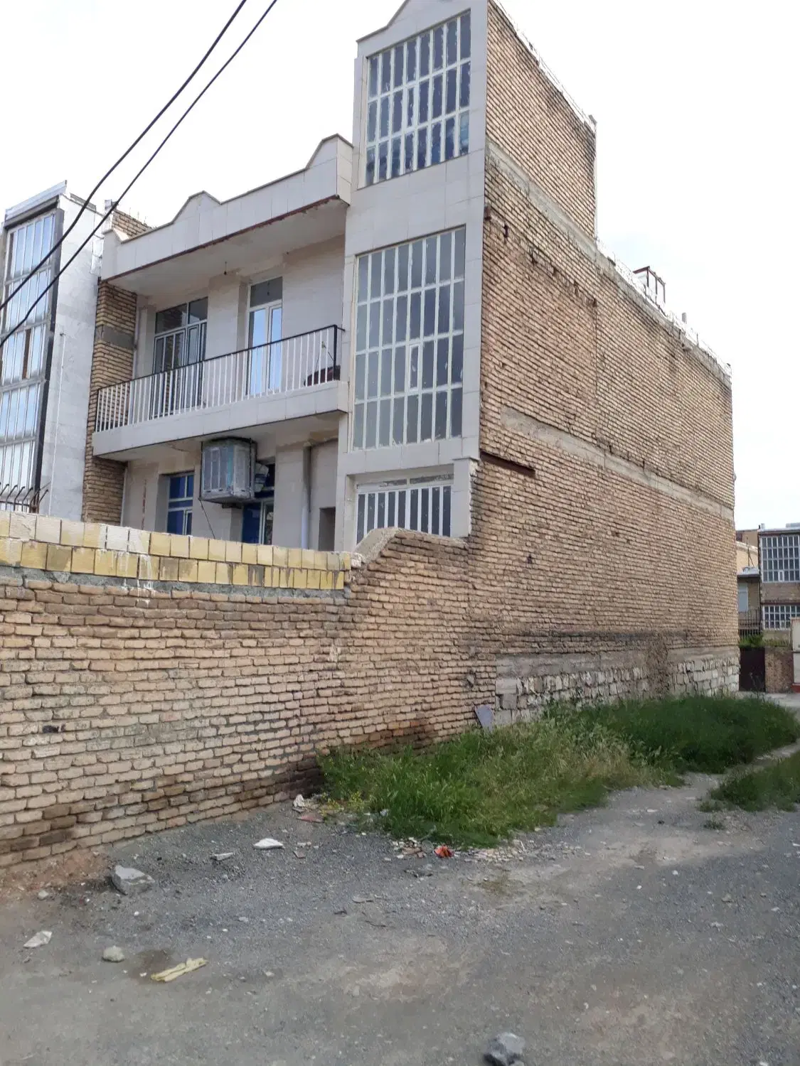 مسکونی سه طبقه شهرک امام