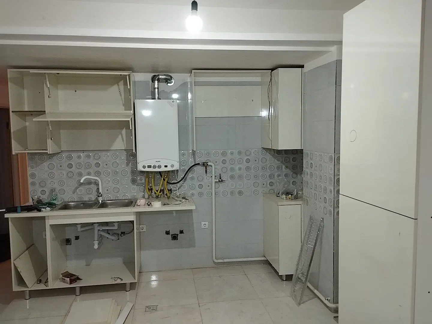 حیاط مسکونی بناب مرند به متراژ حدودا ۱۵۰ متر