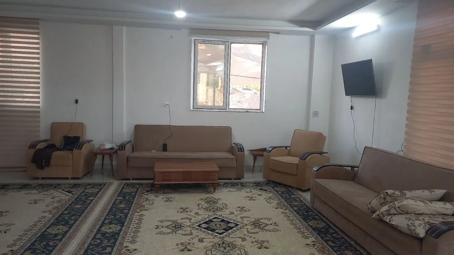 ۹۰۰ متر مجموعه پردیسان صومعه برق دار