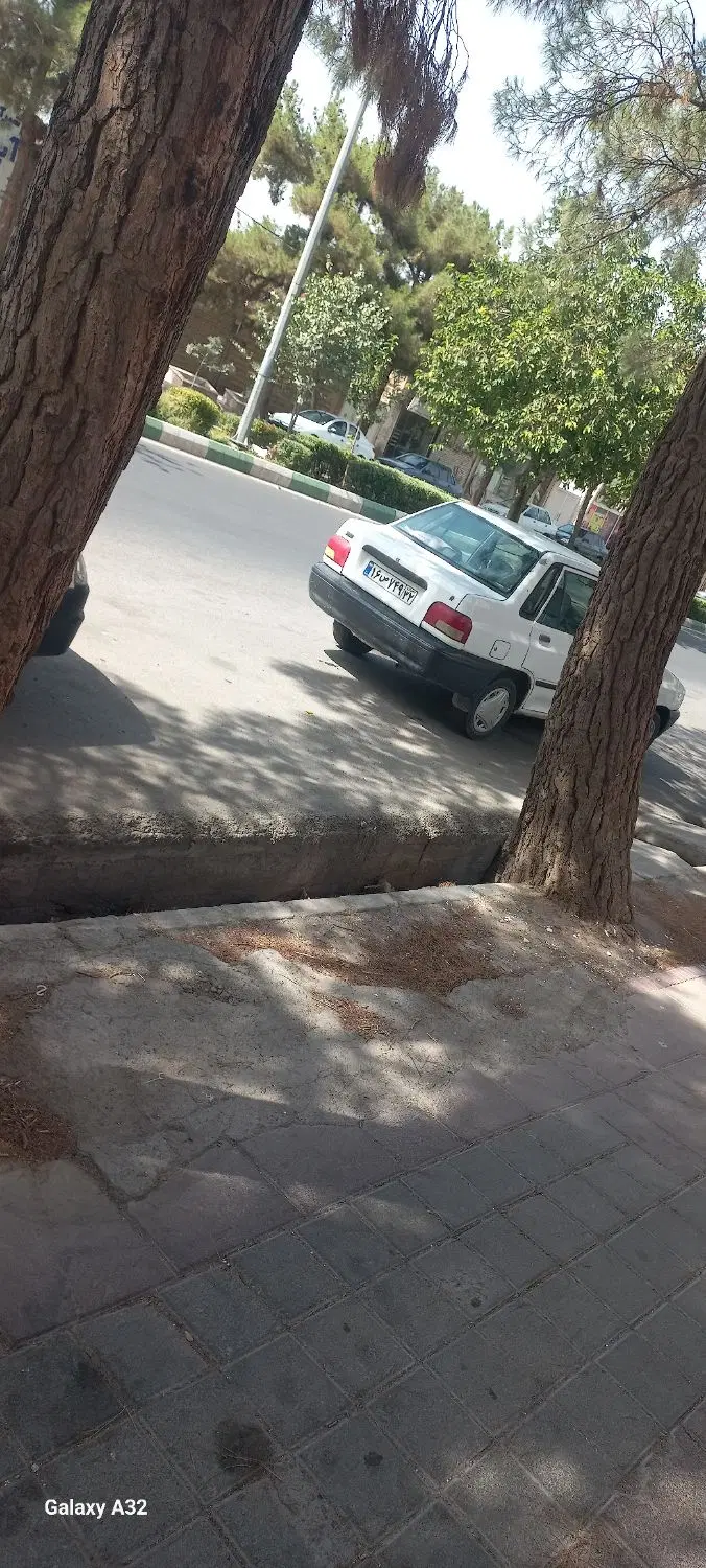 زمین فروشی