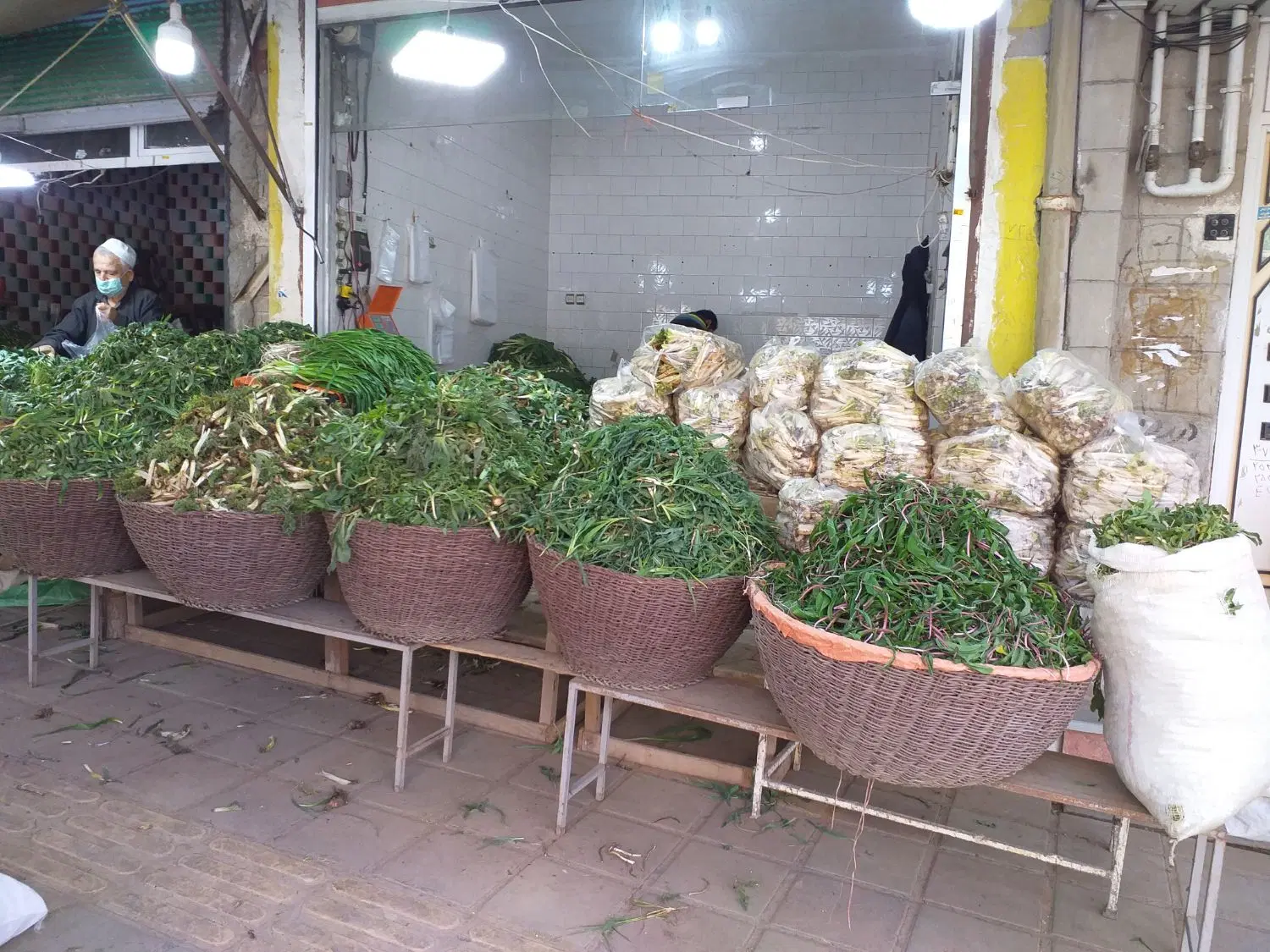 مغازه ۱۵ متری قلب بازار
