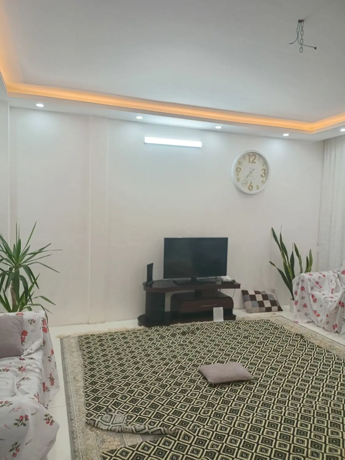 سوئیت اجاره ای در میرزا کوچک خان تمیز مرتب