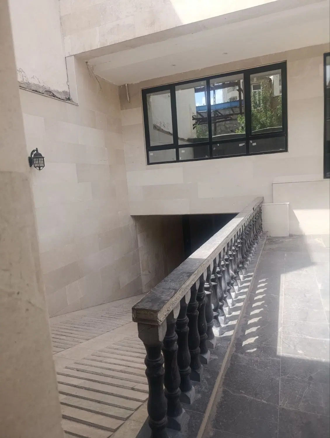آپارتمان ۹۵متری_دوخواب_آسانسور_پارکینگ