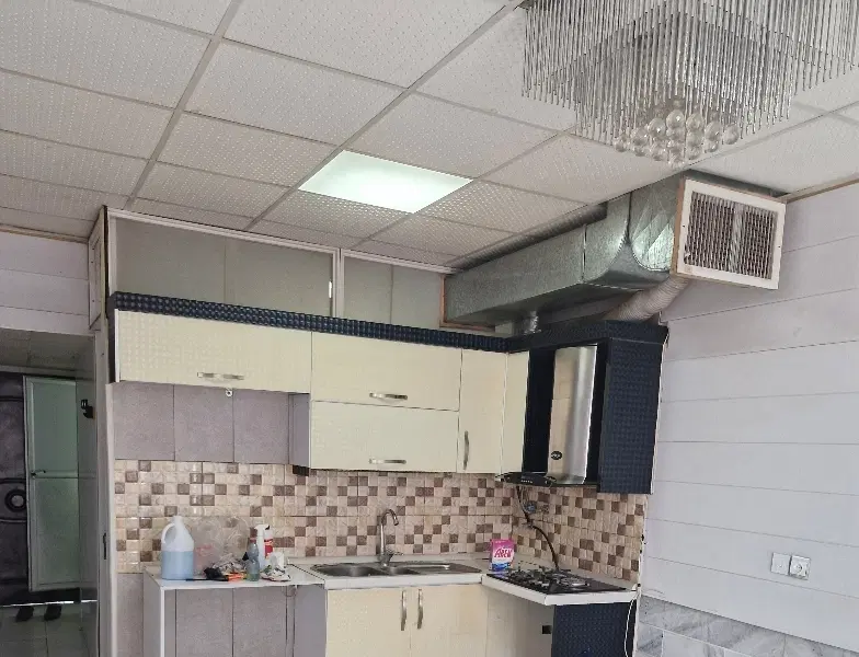 واحد اداری مسکونی بر خیابان رزمندگان
