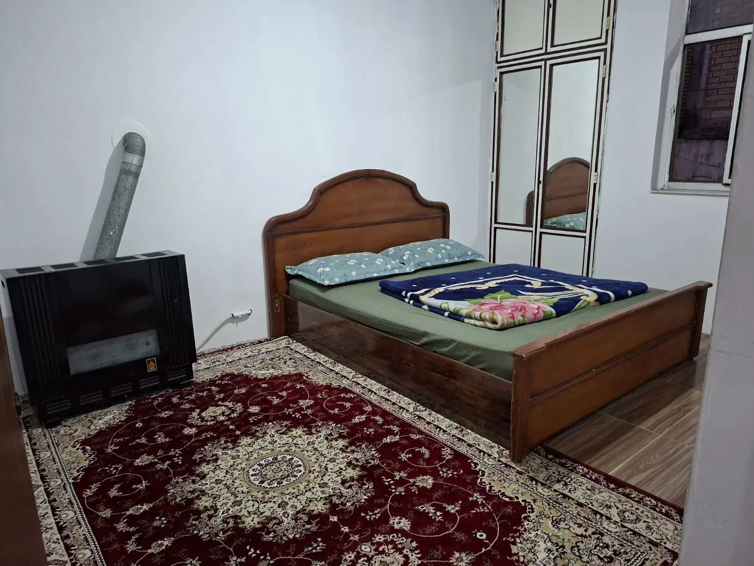 دو خواب حیاط دار در مرکز شهر