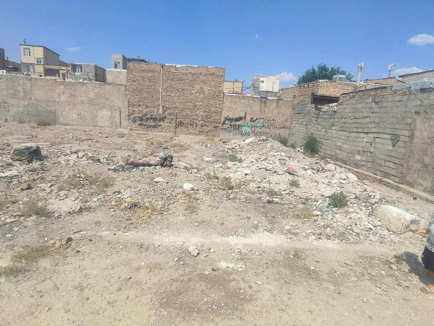 زمین مسکونی