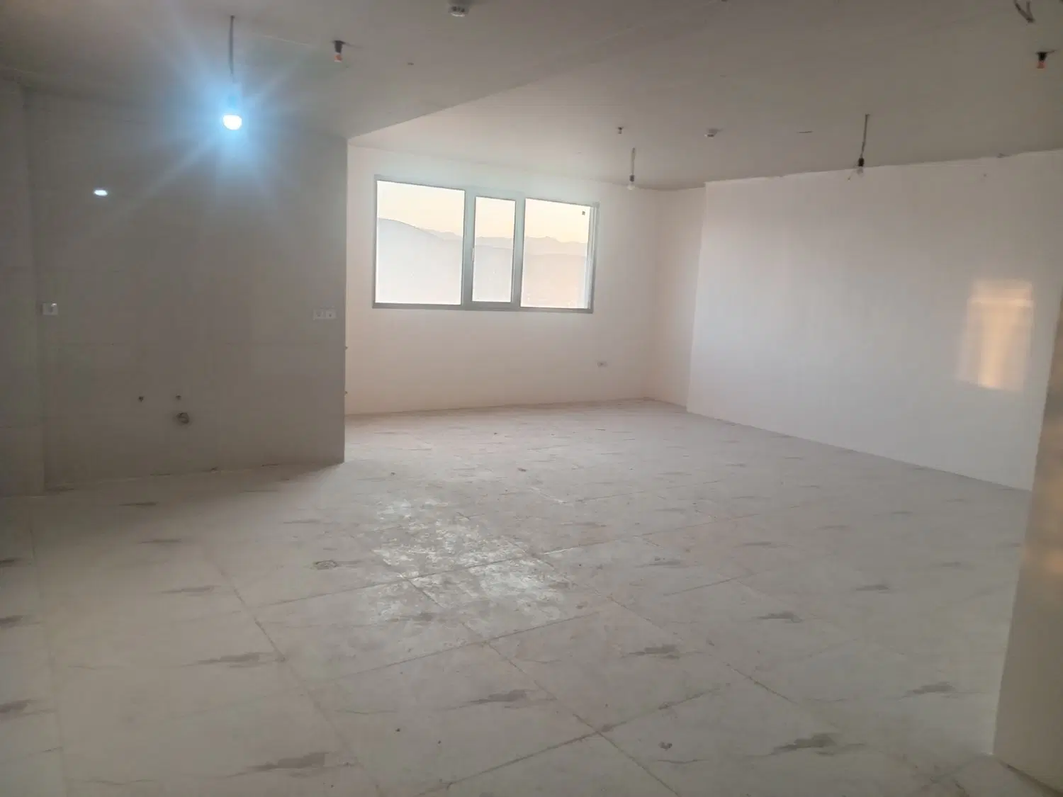 آپارتمان دو خوابه بلوار طلاییه